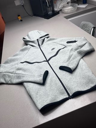 Sudadera Nike Tech Fleece Gris