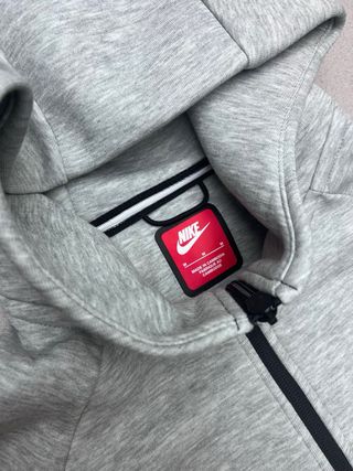 Sudadera Nike Tech Fleece Gris