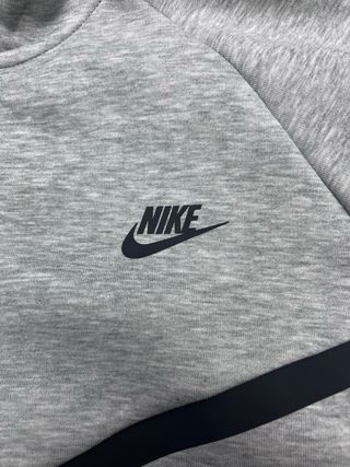 Sudadera Nike Tech Fleece Gris