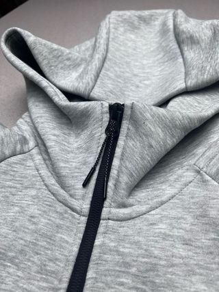 Sudadera Nike Tech Fleece Gris