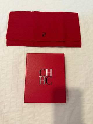 Caja y Guarda Polvo Carolina Herrera