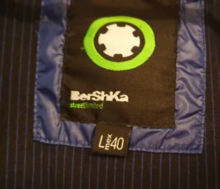 Cazadora efecto brillante Bershka Azul Talla L