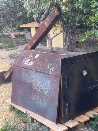 Forno a legna in ferro con poco uso,