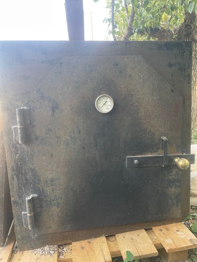 Forno a legna in ferro con poco uso,