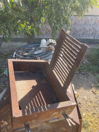 Forno a legna in ferro con poco uso,