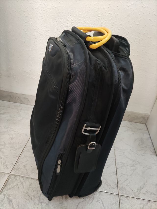 Maleta ejecutiva con ruedas y departamentos