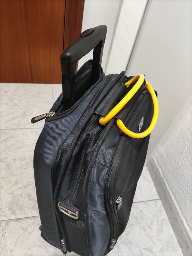 Maleta ejecutiva con ruedas y departamentos