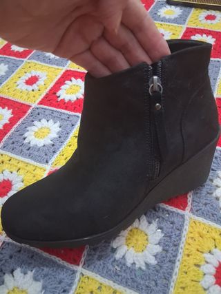 Botines Skechers  Negros   40 27 cm 