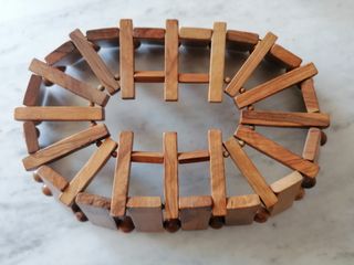 Cesto in legno decorativo