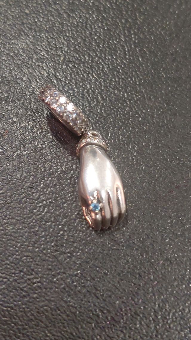 Charm Mano Plata 925 con circonita azul
