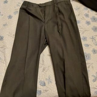 Traje de caballero verde oliva