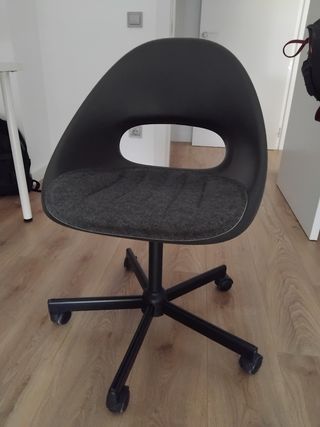 Silla de escritorio negra