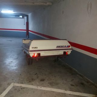 Remolque INESCA blanco y morado
