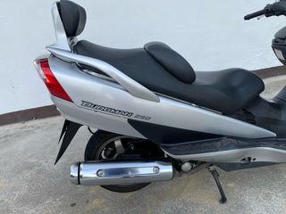 Suzuki Burgman 250