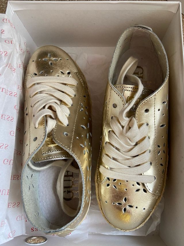 Zapatos Guess Dorados Mujer