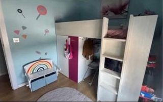 Cama alta con armario