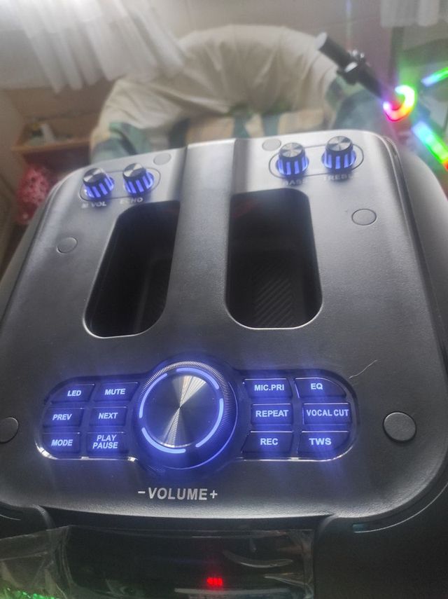 ALTAVOZ BLUETOOTH LED KARAOKE 2000 WATIOS P.M.P.O