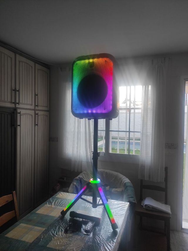 ALTAVOZ BLUETOOTH LED KARAOKE 2000 WATIOS P.M.P.O