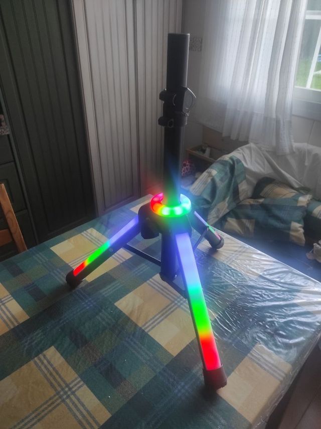 ALTAVOZ BLUETOOTH LED KARAOKE 2000 WATIOS P.M.P.O