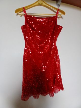 Abito rosso con paillettes