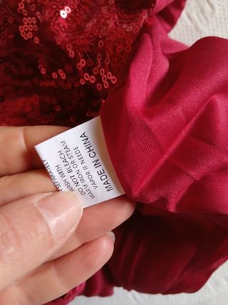Abito rosso con paillettes
