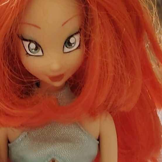 Winx Bloom parlante bambola