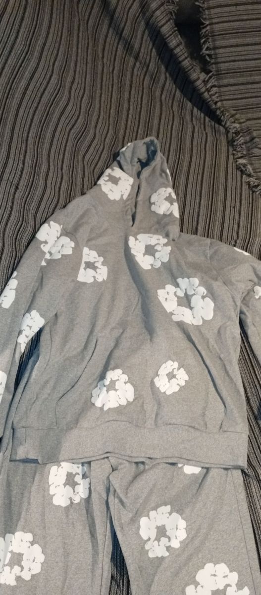 Chándal juvenil gris con estampado