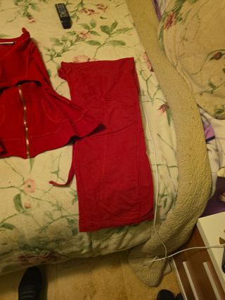 Conjunto deportivo rojo