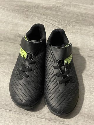 Botas de fútbol negras talla 30