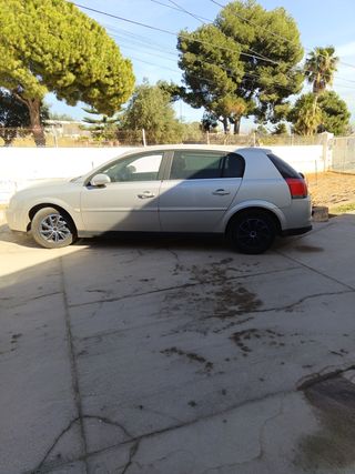 Opel Signum 2005