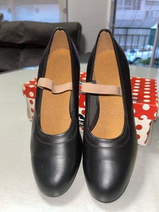zapatos de baile de flamenca de piel con tachuelas