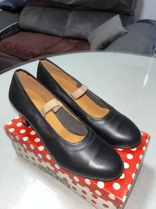 zapatos de baile de flamenca de piel con tachuelas