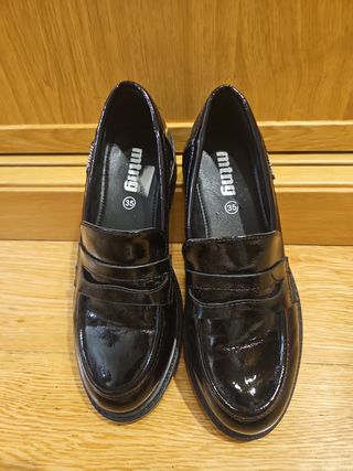 Zapatos Mustang Talla 35 Charol Negro