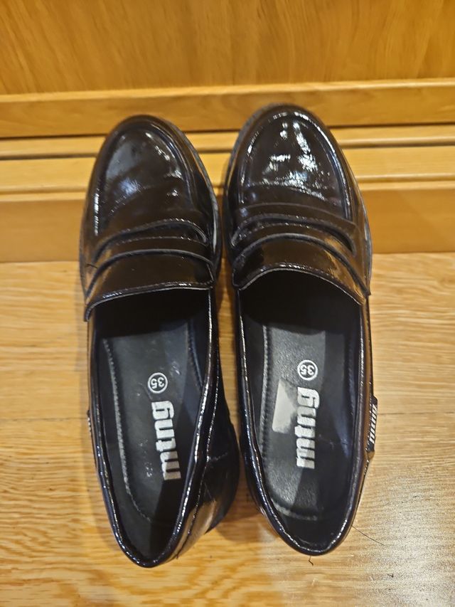 Zapatos Mustang Talla 35 Charol Negro