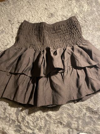 Falda marrón con volantes s y m porq estira lo sea
