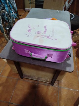 Maleta de cabina rosa y morada