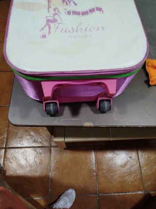 Maleta de cabina rosa y morada