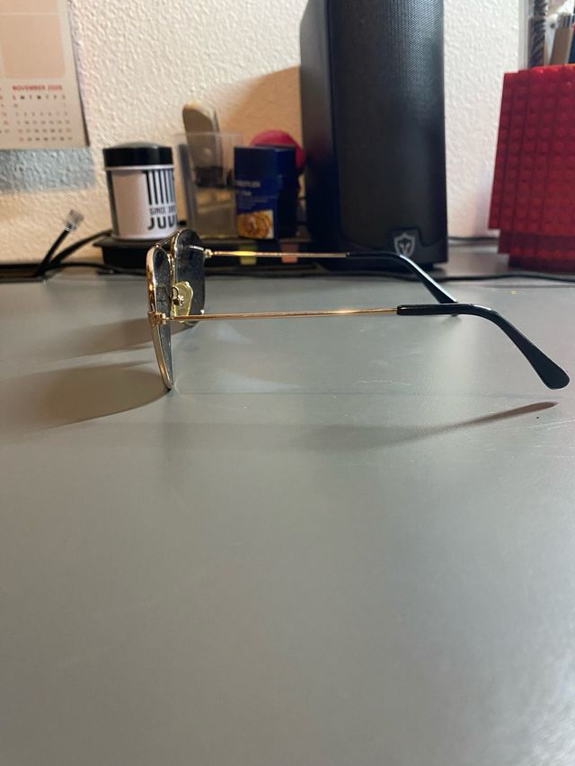 Occhiali da sole aviator blu e oro