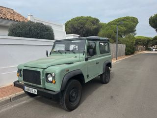 Land Rover Defender 2009