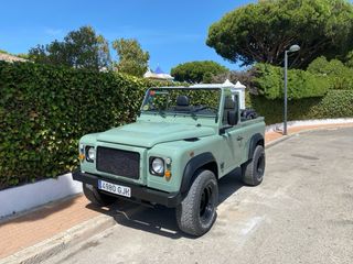 Land Rover Defender 2009