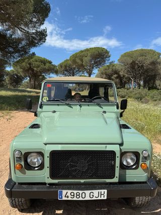 Land Rover Defender 2009