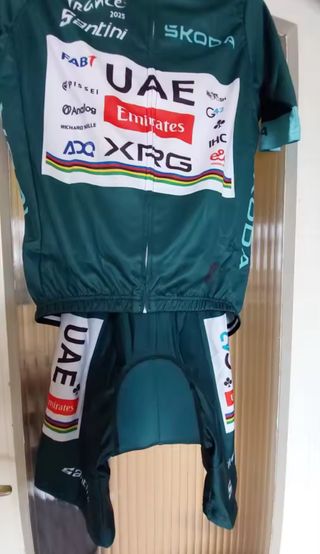 Equipación Ciclismo Pogacar Tour de Francia UAE