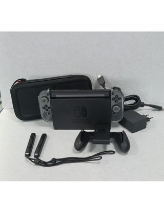 CONSOLA NINTENDO SWITCH CON CARGADOR Y ACCESORIOS