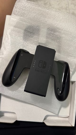 Nintendo Switch Azul y Rojo Solo utilizada una vez