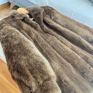 Chaqueta de piel marrón