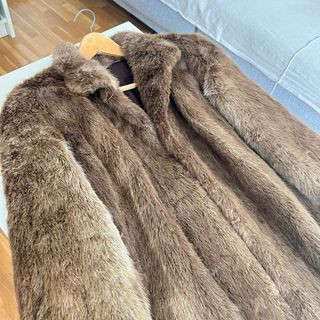 Chaqueta de piel marrón