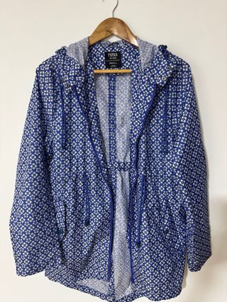Chubasquero Parka azul y blanco talla S/M