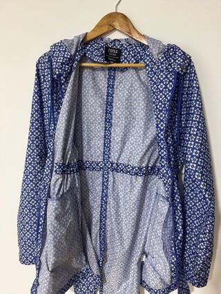Chubasquero Parka azul y blanco talla S/M