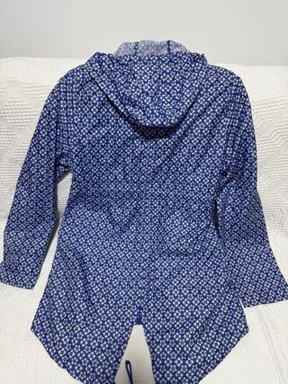 Chubasquero Parka azul y blanco talla S/M