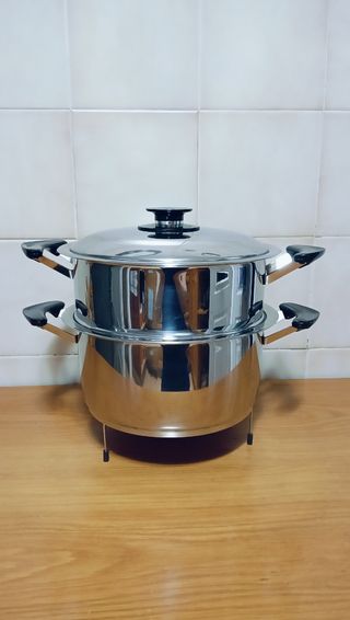 Olla AMC y Vaporera grande COMO NUEVA 